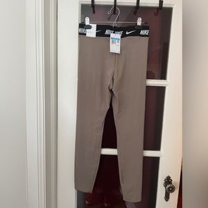 Nike ladies leggings NWT